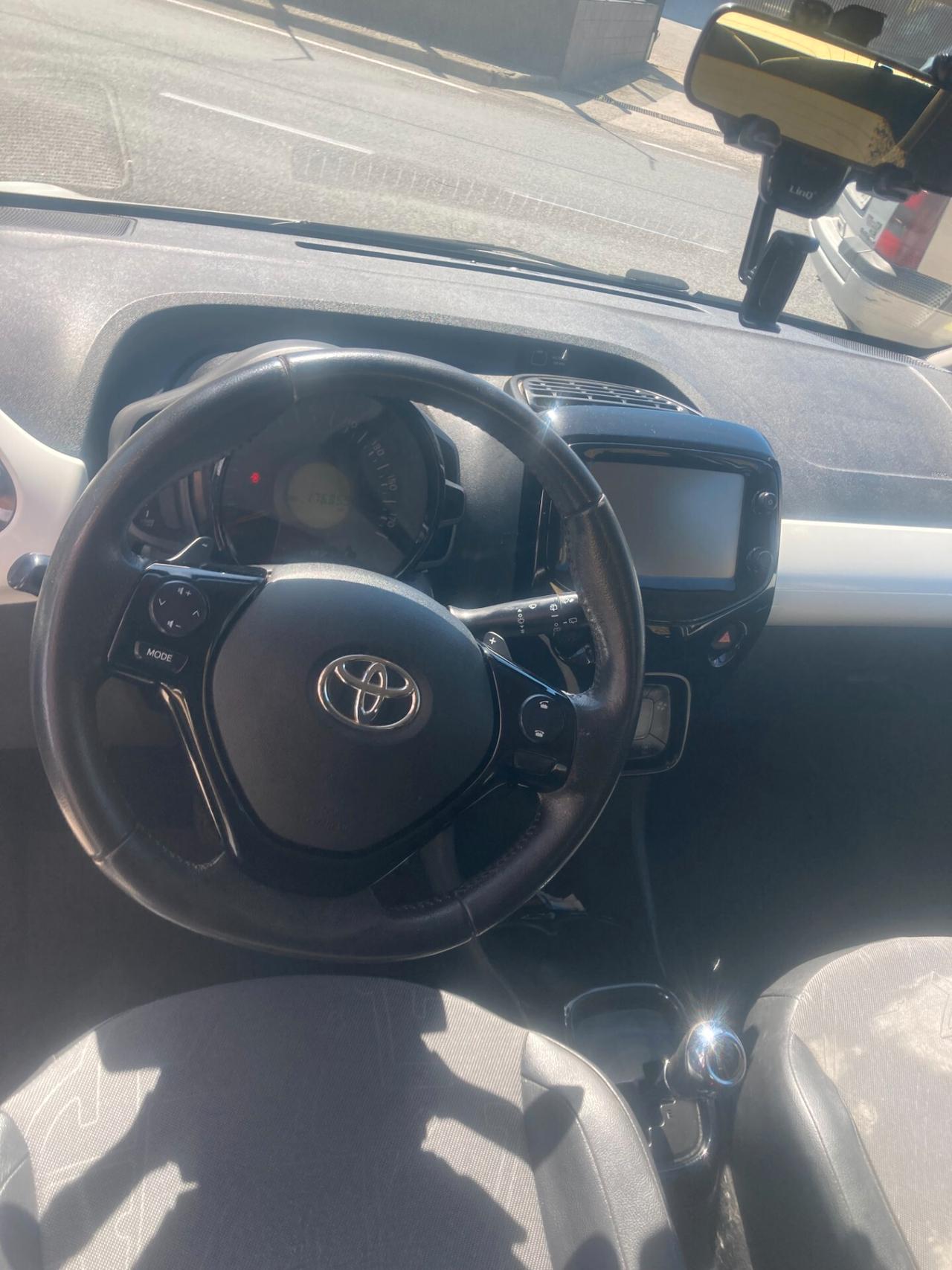 Toyota Aygo 1.0 VVT-i 69 CV automatica tetto apribile