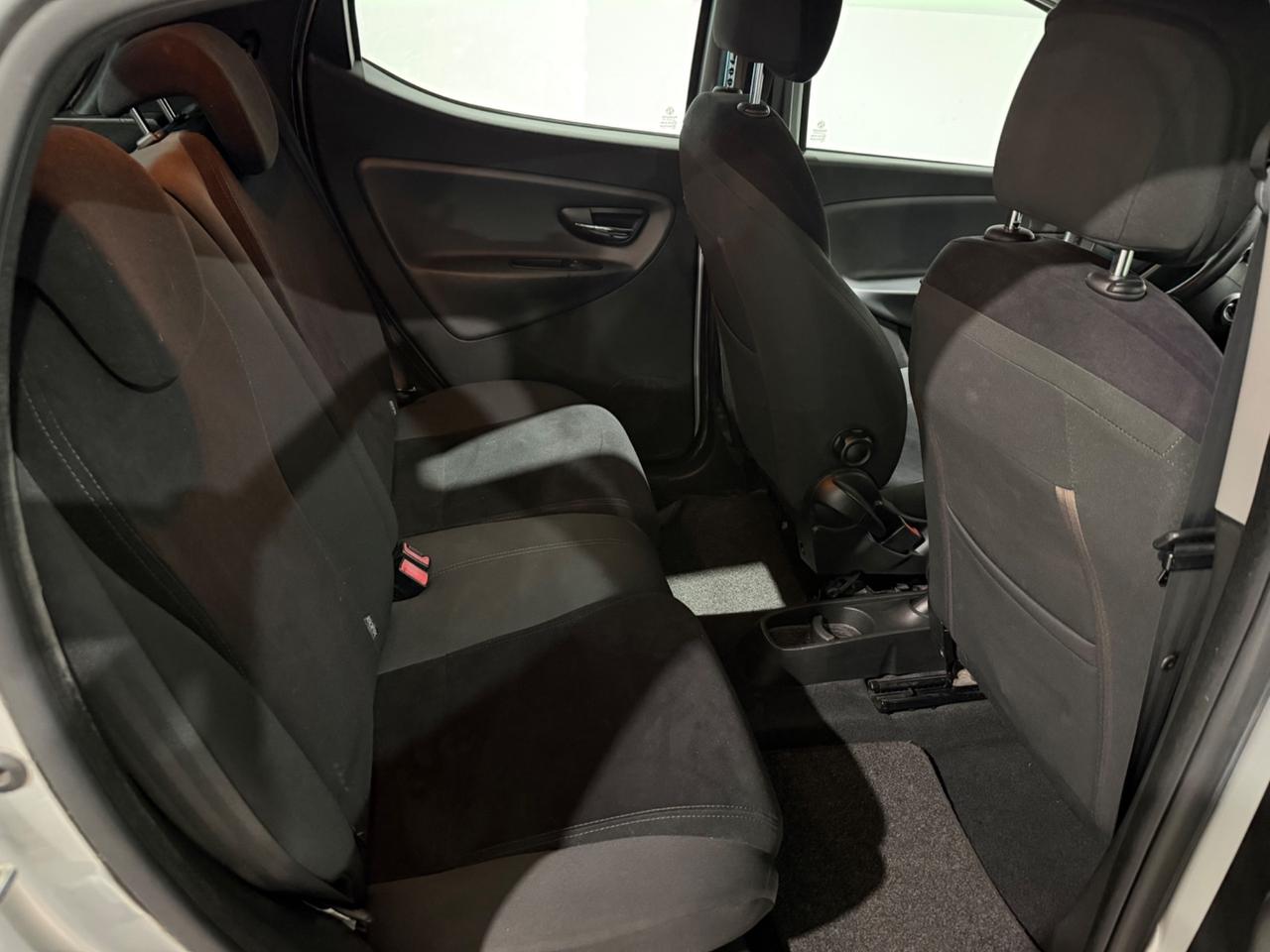 Lancia Ypsilon 0.9 TwinAir 85 CV 5