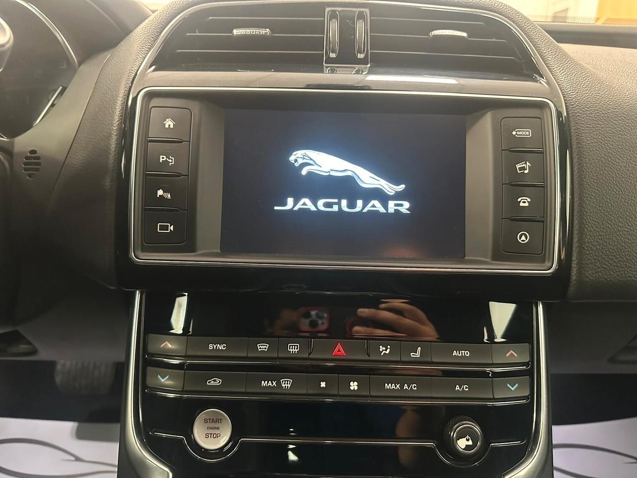 Jaguar XE 2.0 D Turbo 180CV aut. R-Sport