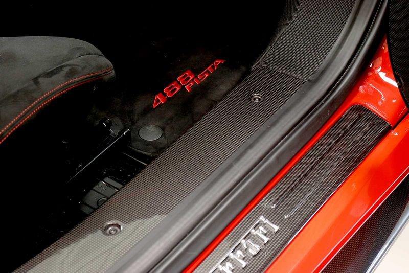 Ferrari 488 488 Pista