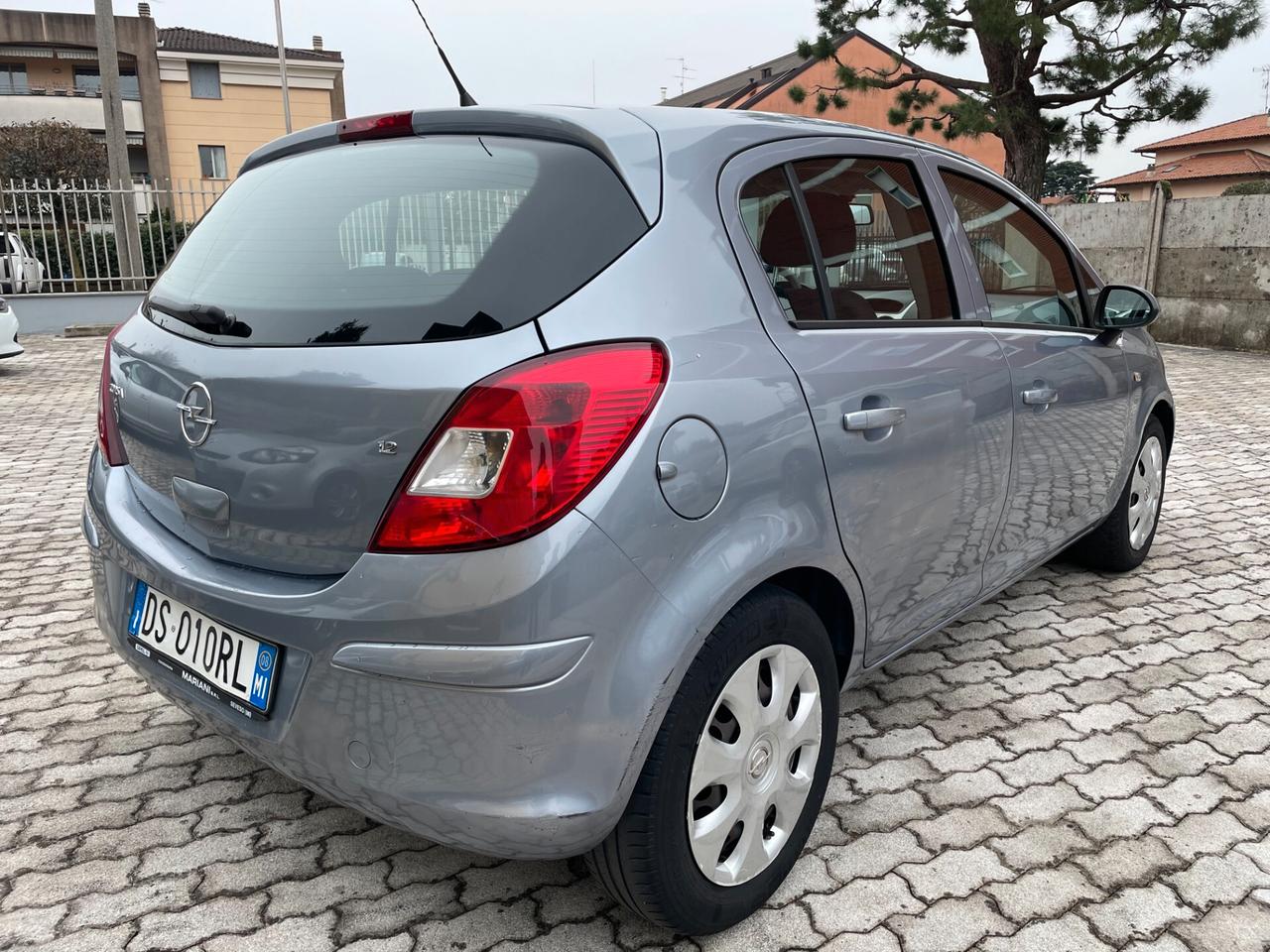 Opel Corsa 1.2 5 porte Cosmo