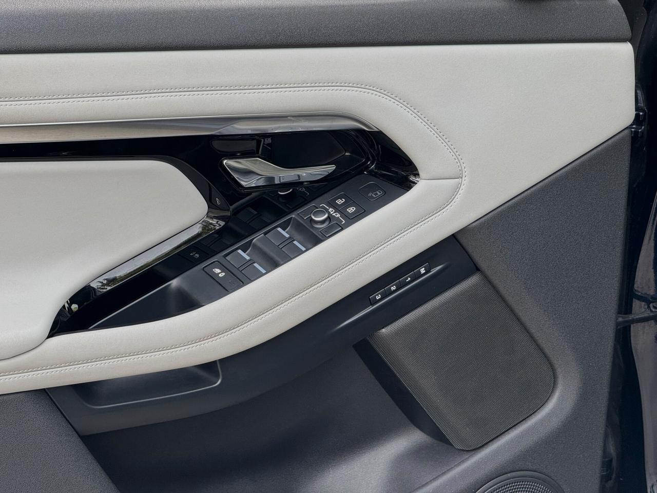 Range Rover Evoque 2.0d i4 MHEV R-Dynamic SE 204CV