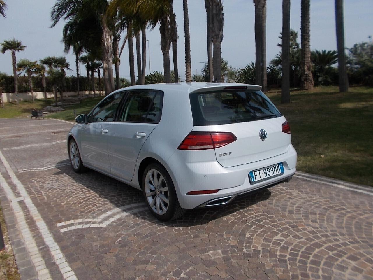 Volkswagen Golf 1.6 TDi VIRTUAL COCKPIT da VETRINA