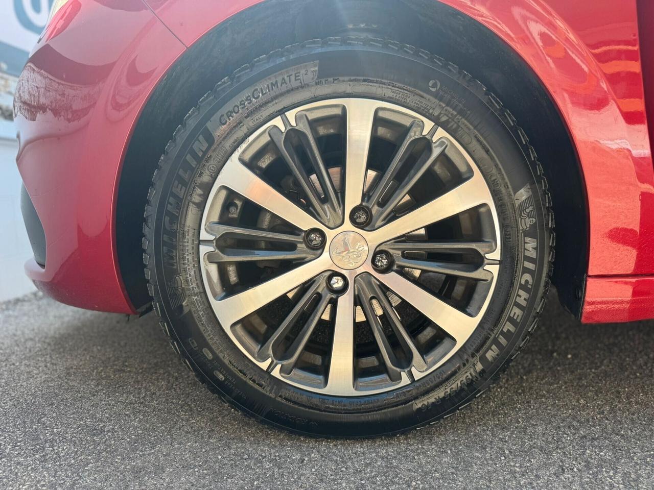 Peugeot 208 BlueHDi 100 3 porte GT Line