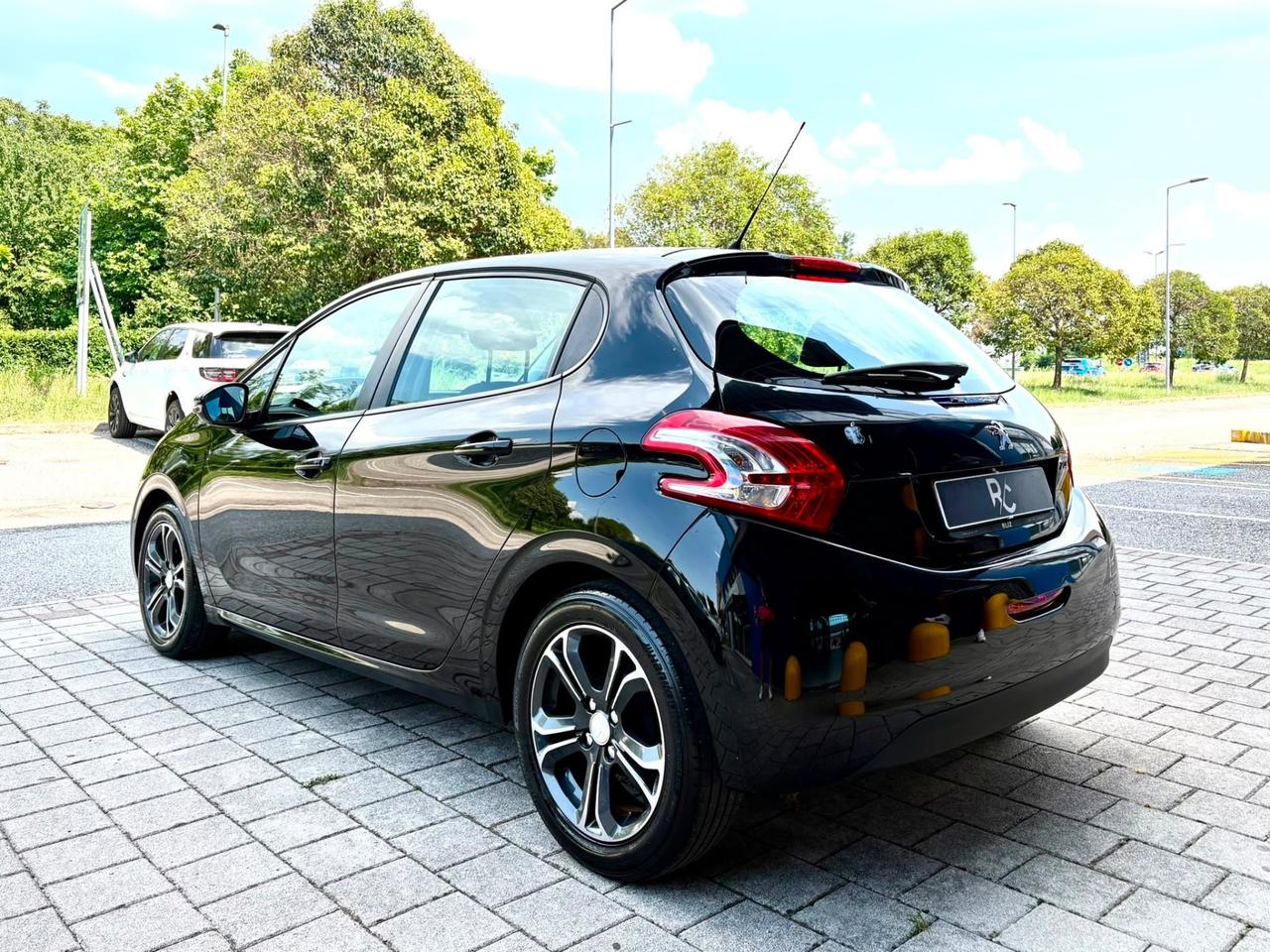 Peugeot 208 5p 1.2 82cv ok neopatentati
