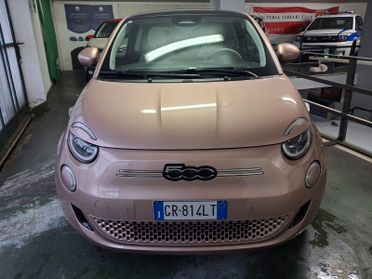 Fiat 500 500e 3+1 42 kWh La Prima VENDUTA