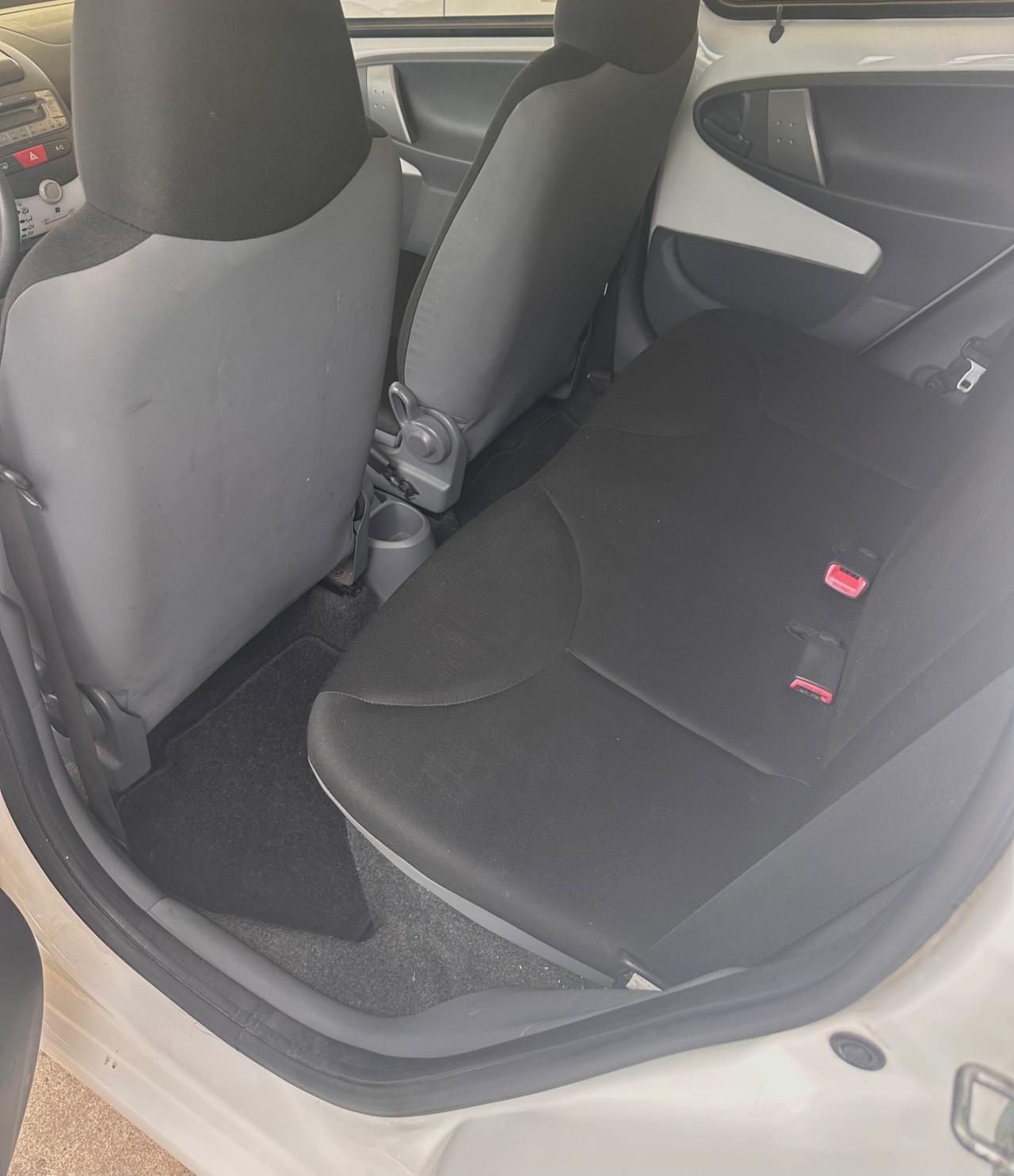 Toyota Aygo 1.0 12V VVT-i 5 porte Deep Ocean Connect