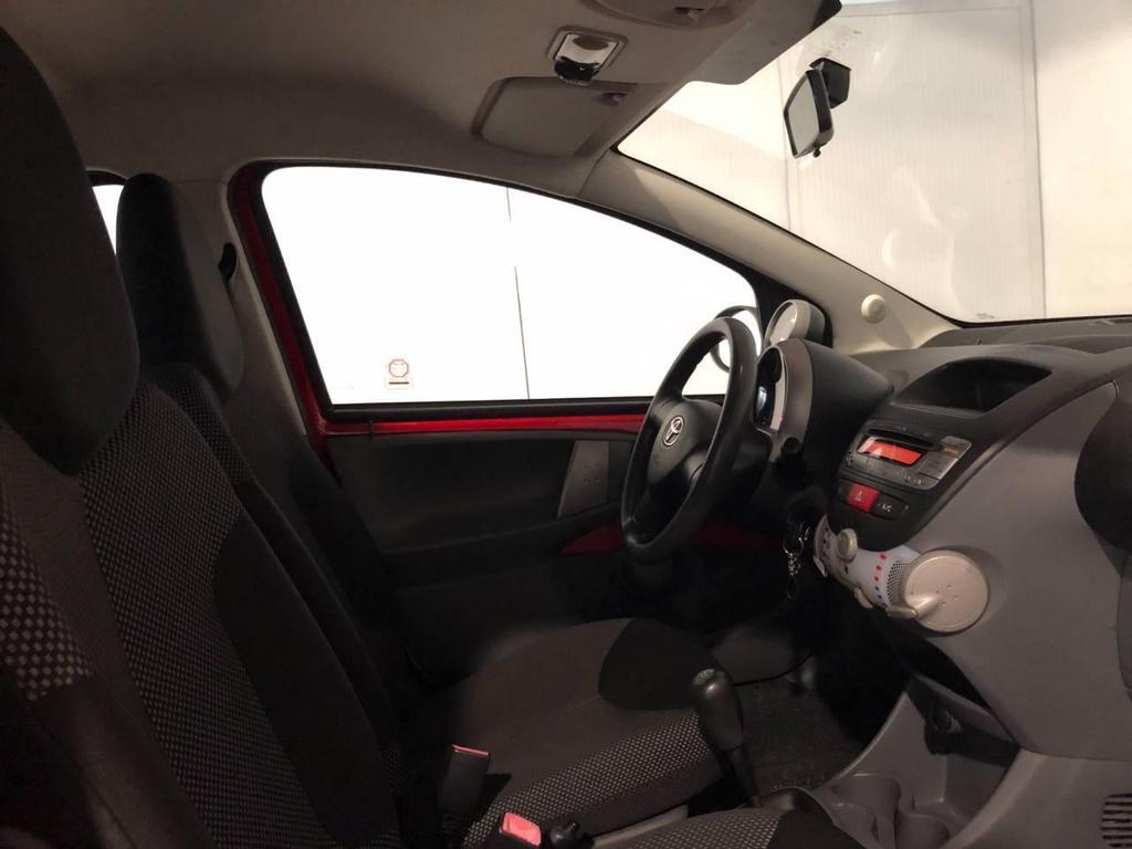 Toyota Aygo 5 Porte 1.0 VVT-i Sol