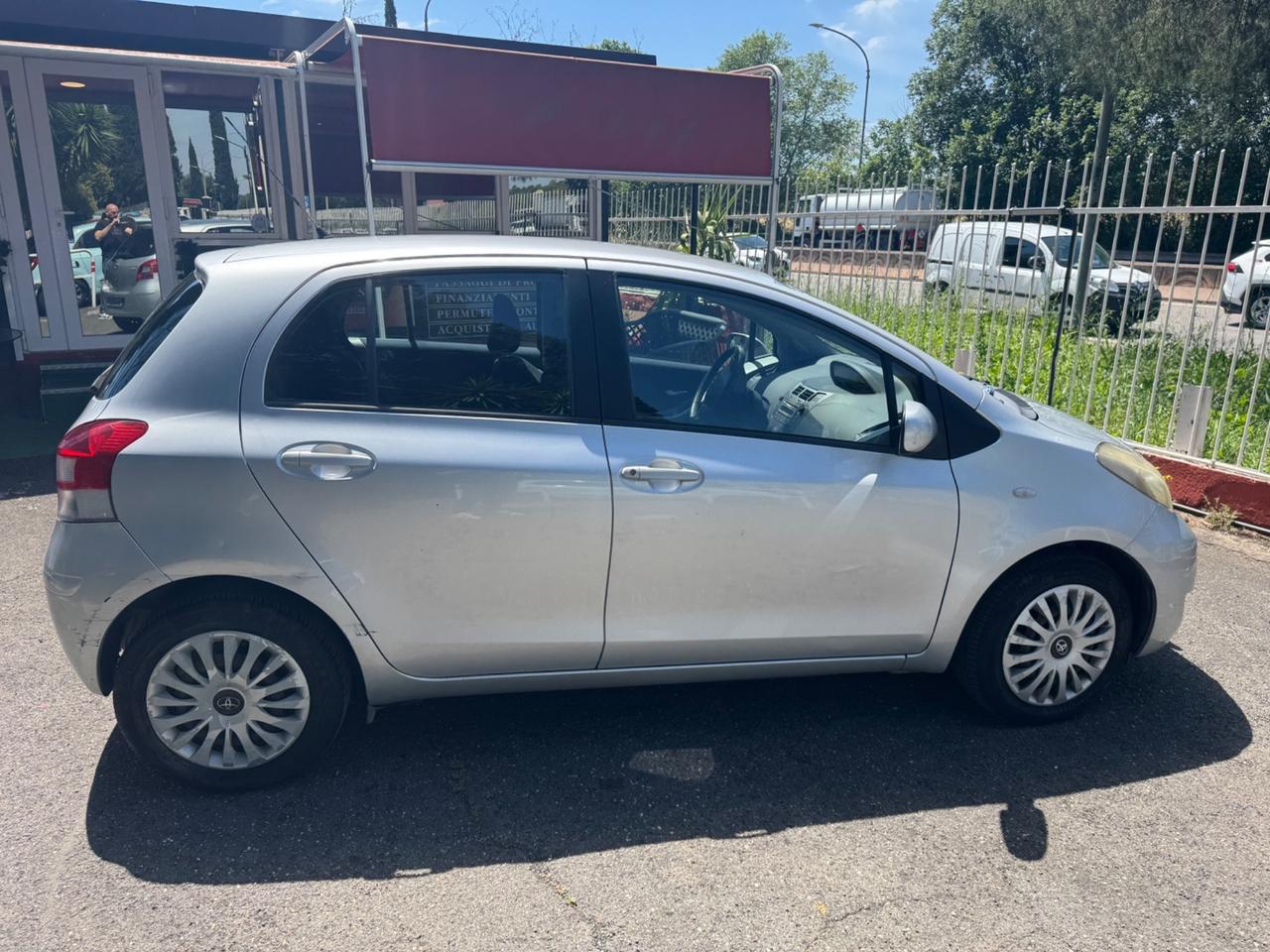 Toyota Yaris 1.3 BENZINA - POCHI KM - 2010