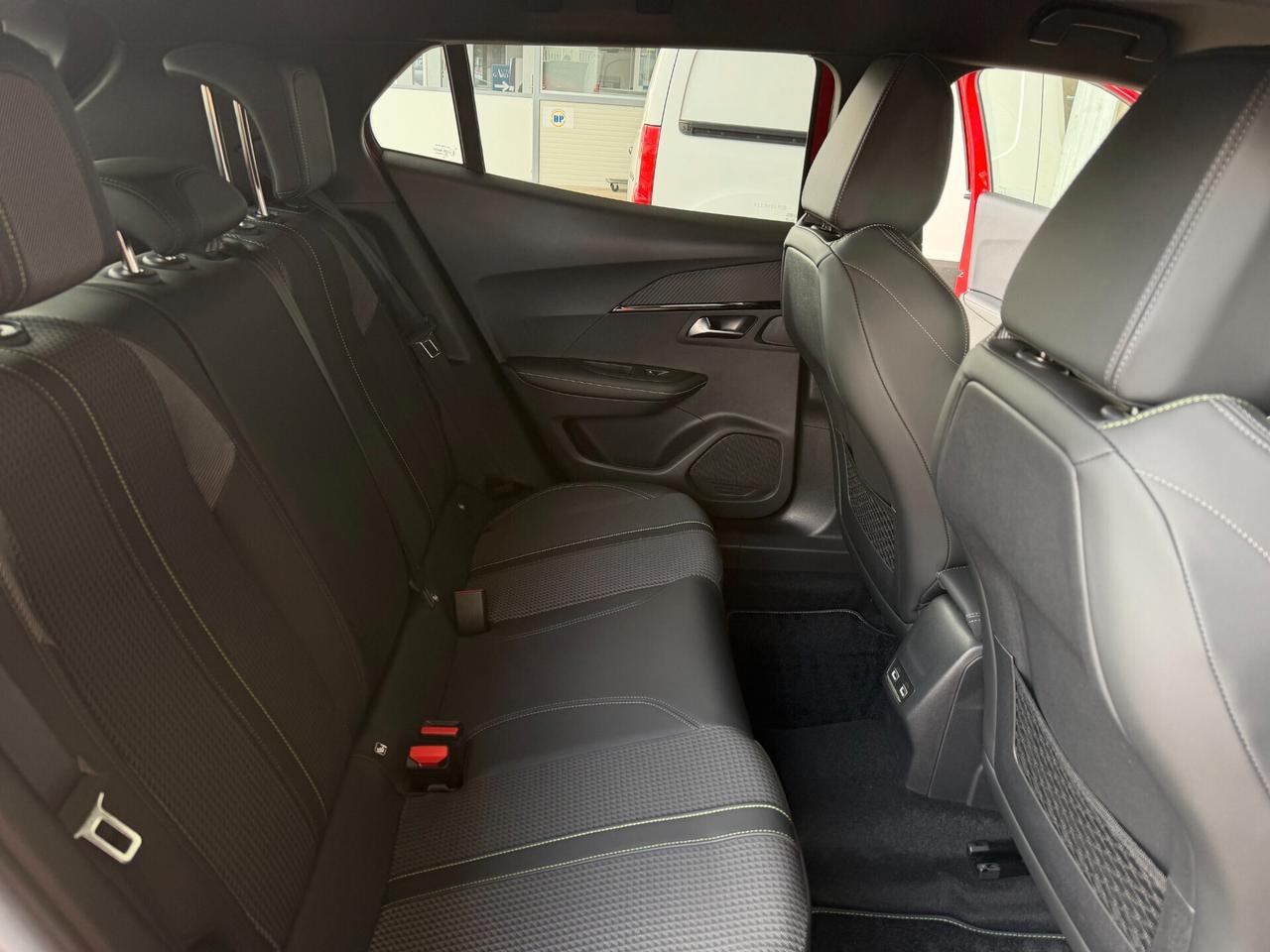 Peugeot 2008 PureTech 130 S&S EAT8 GT