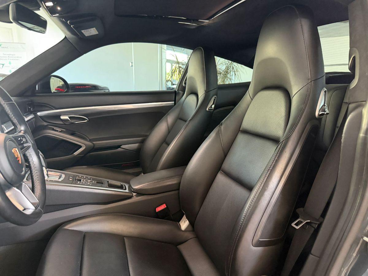 PORSCHE - 911 CoupÃ¨ - 911 3.0 Carrera 4 CoupÃ©