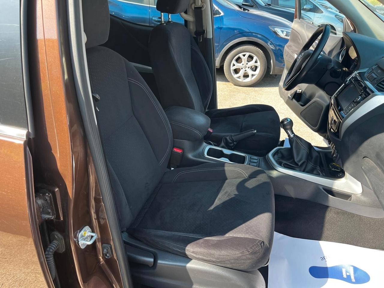 Nissan Navara III 2016 2.3 dci d.cab Tekna 4wd 190cv "TAGLIANDI NISSAN/HARD TOP"