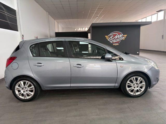 OPEL Corsa 1.2 5 porte Cosmo