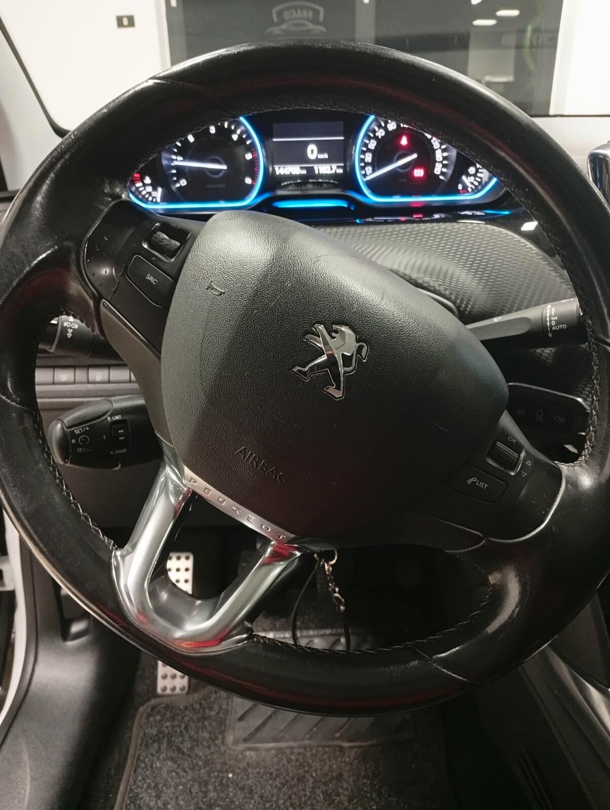 Peugeot 2008 1.6 e-HDi 92 CV Stop&Start Urban Cross