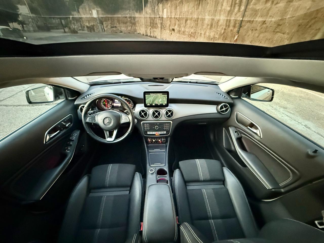 Mercedes GLA 200/2.2 136CV/CAR PLAY/TETTO/KYLESS
