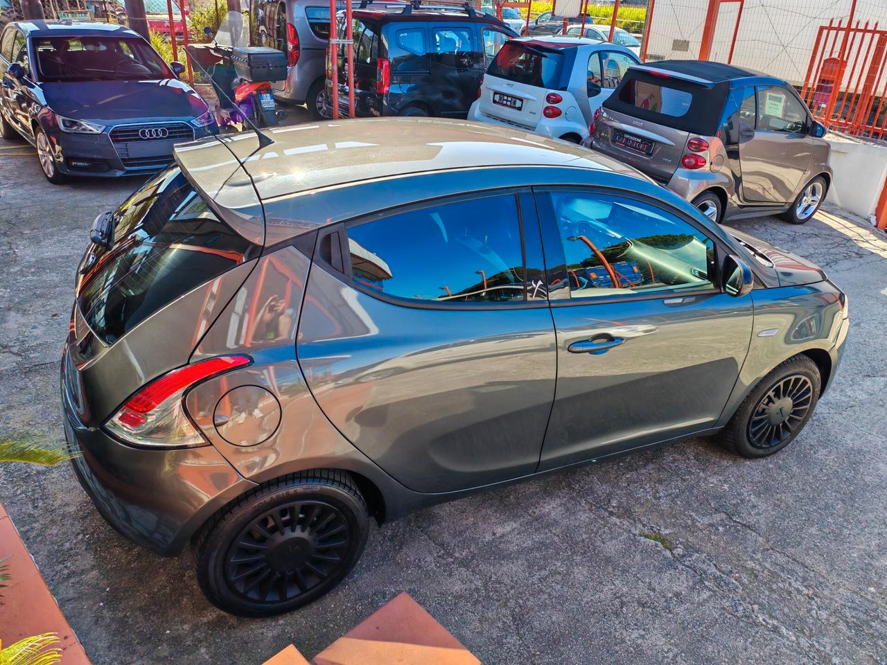 Lancia Ypsilon 1.2 benzina 11/2014 Cv69
