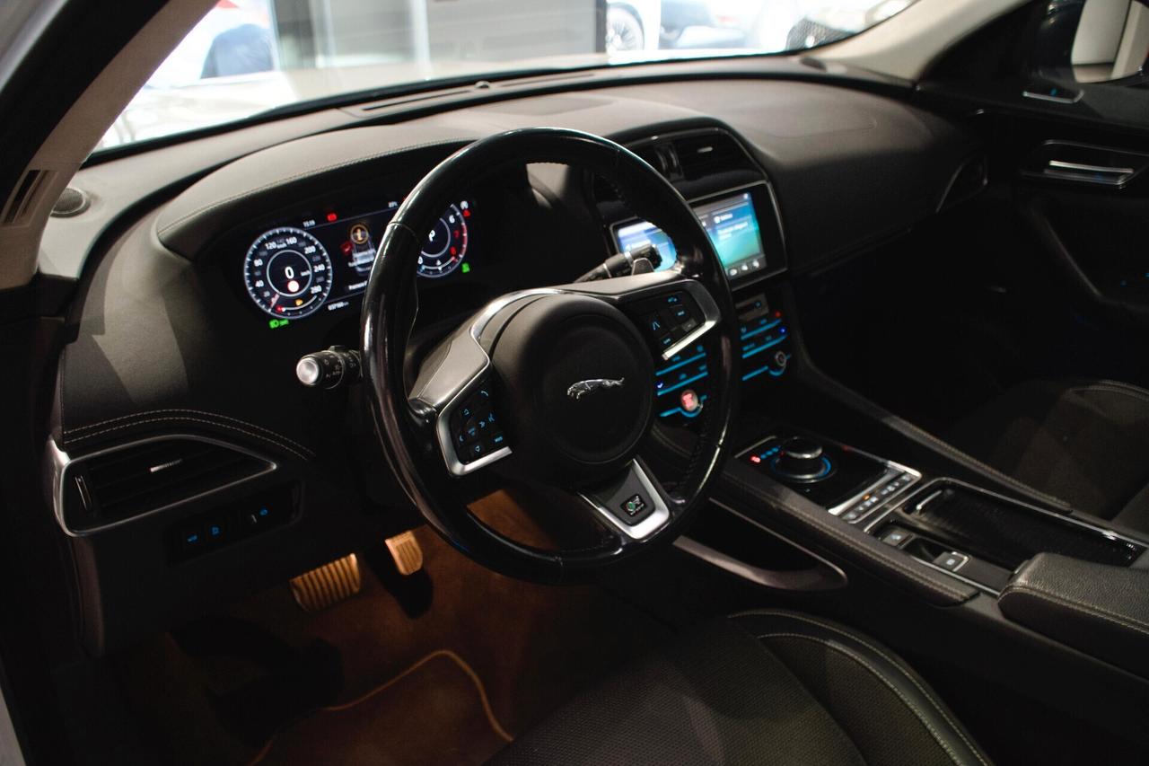 Jaguar F-Pace 2.0 250 CV AWD aut. R-Sport