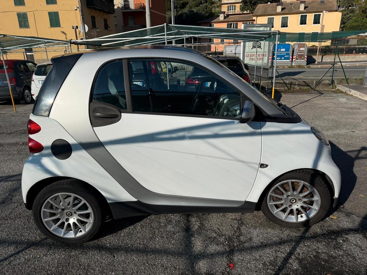 Smart ForTwo 1000 52 kW MHD coupé pure