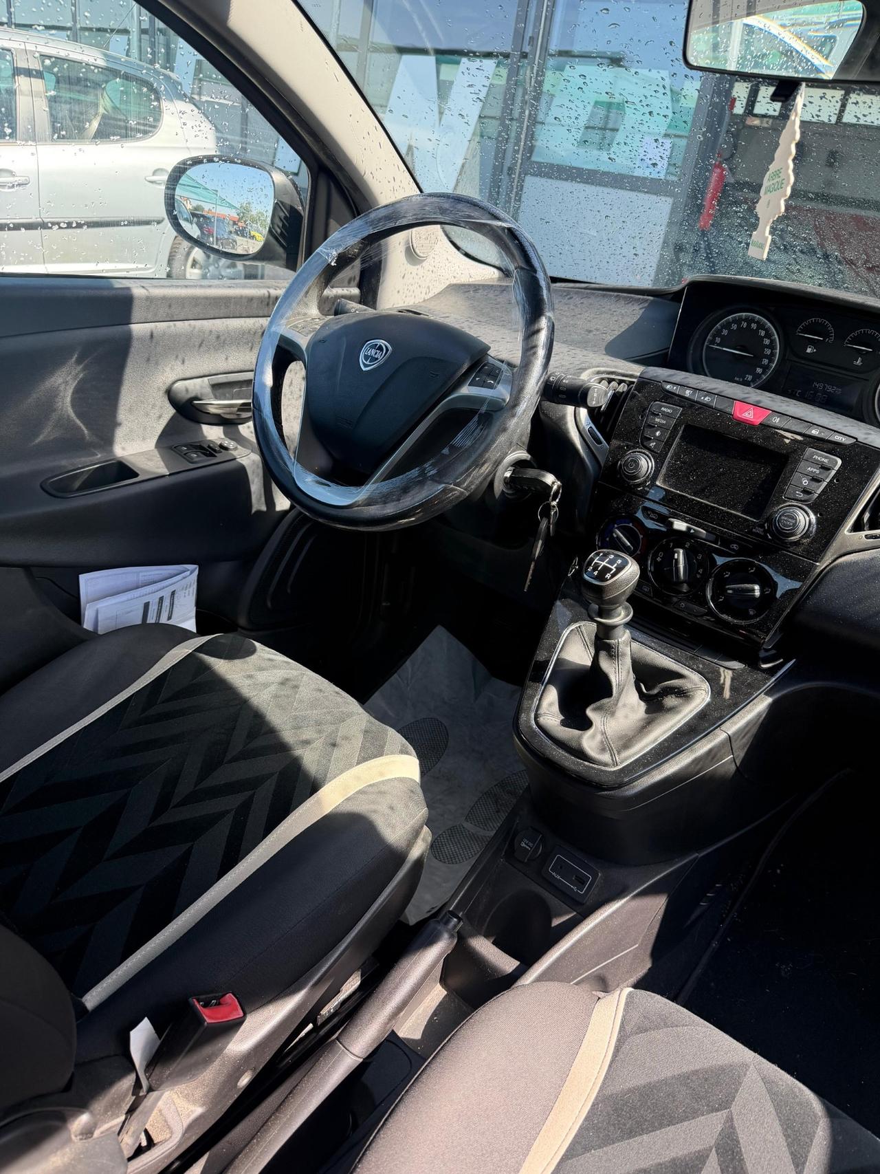 Lancia Ypsilon 1.2 69 CV 5 porte Platinum