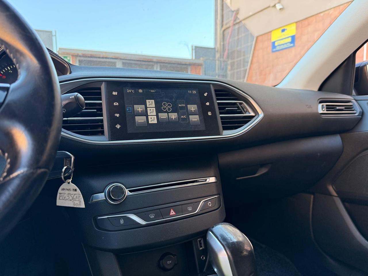 Peugeot 308 BlueHDi 100 S&S Business