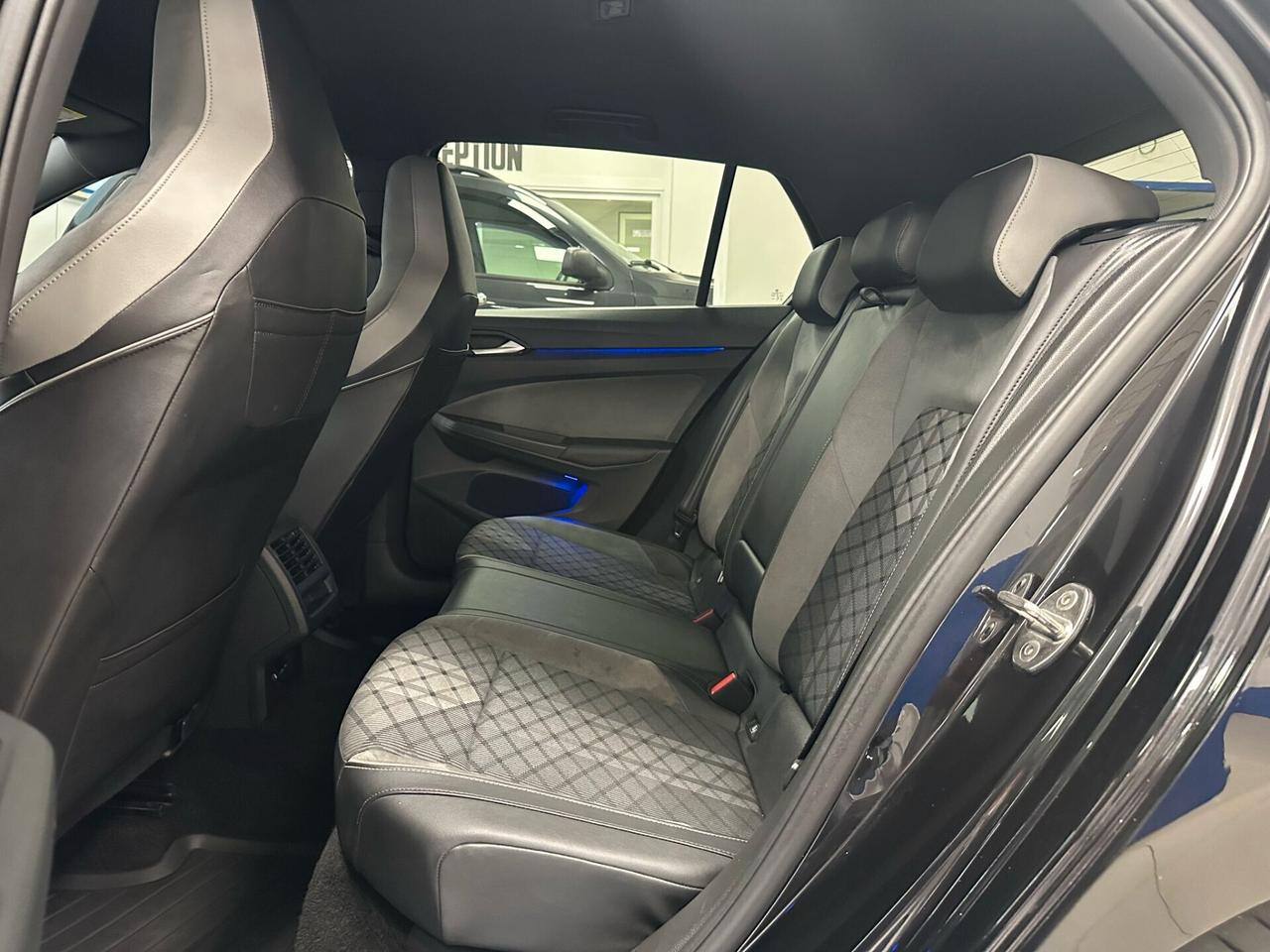 Volkswagen Golf 2.0 TDI 150 CV DSG SCR R-Line