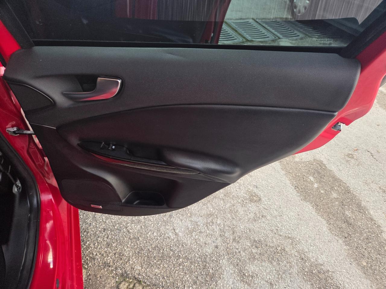 ALFA GIULIETTA 2.0 JTDM TETTO APRIBILE KM 120000 CERTIF