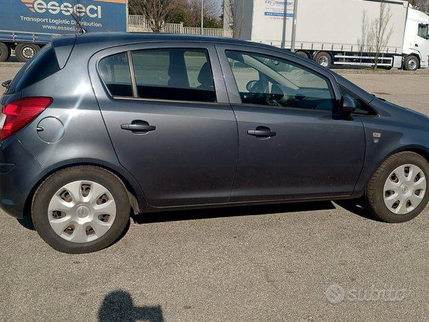 opel corsa benzina 1.2+ GPL