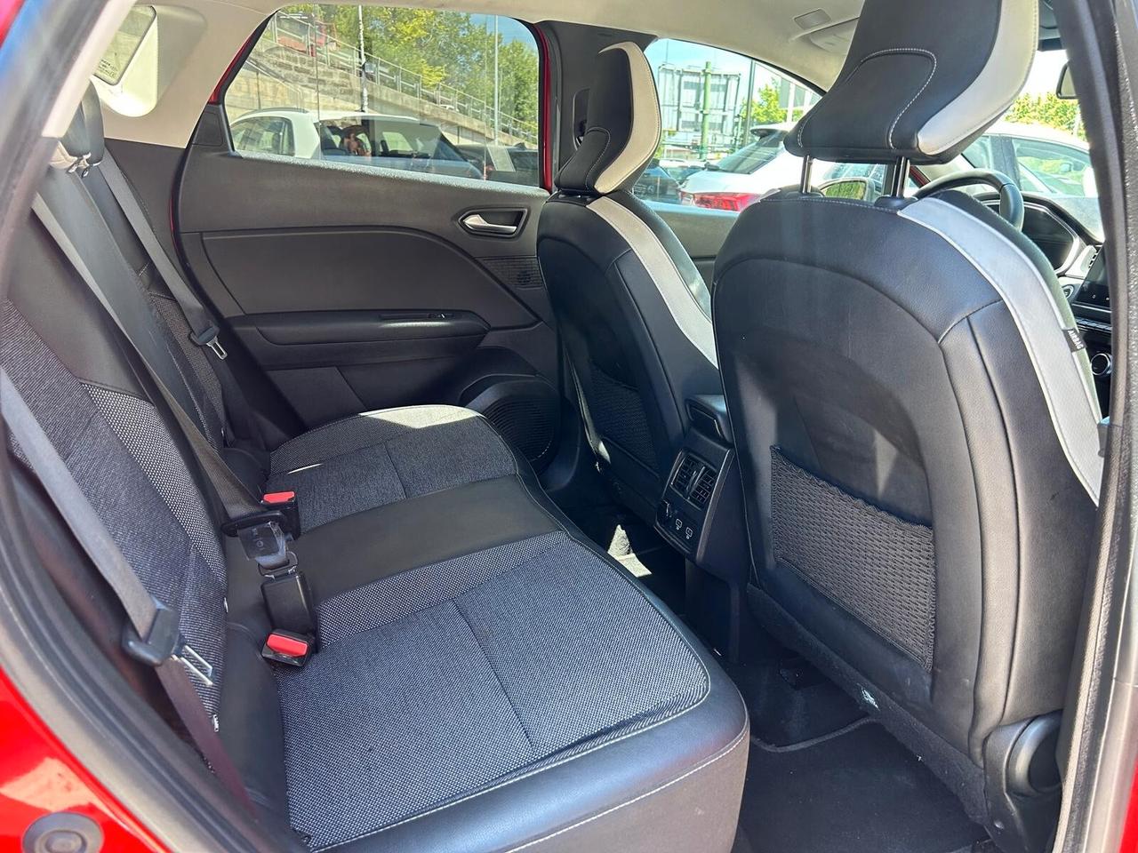 Renault Captur Full Hybrid E-Tech 145 CV Initiale Paris