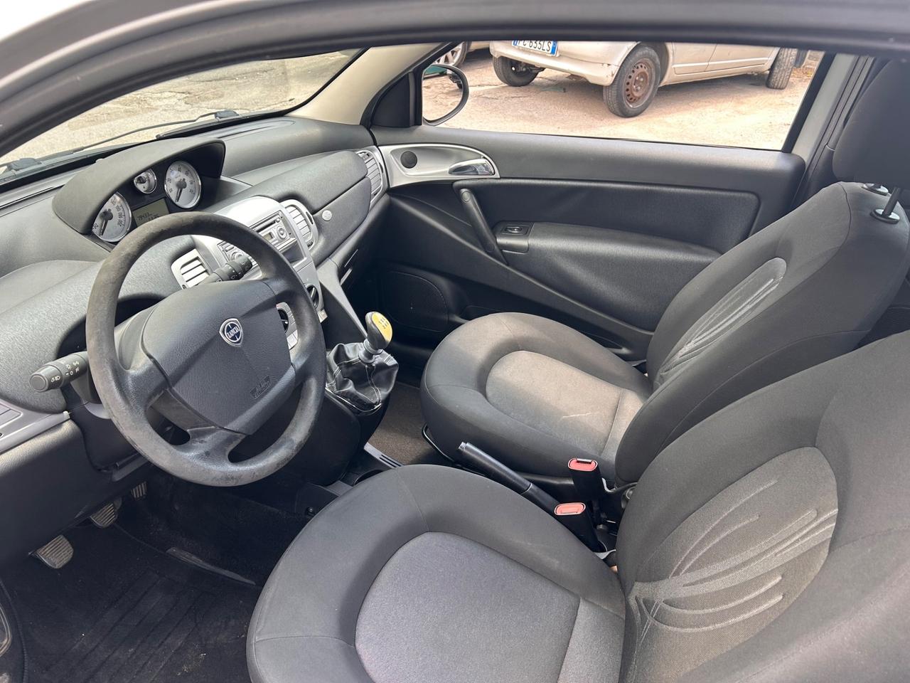Lancia Ypsilon 1.2 69 CV 5 porte S&S Gold