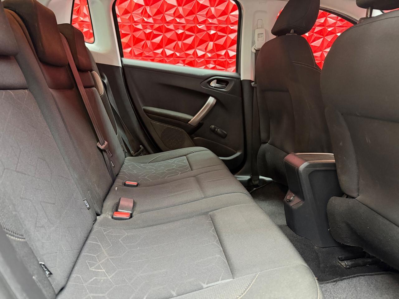 Peugeot 2008 1.6 e-HDi 92 CV Stop&Start Urban Cross OK NEOPATENTATI