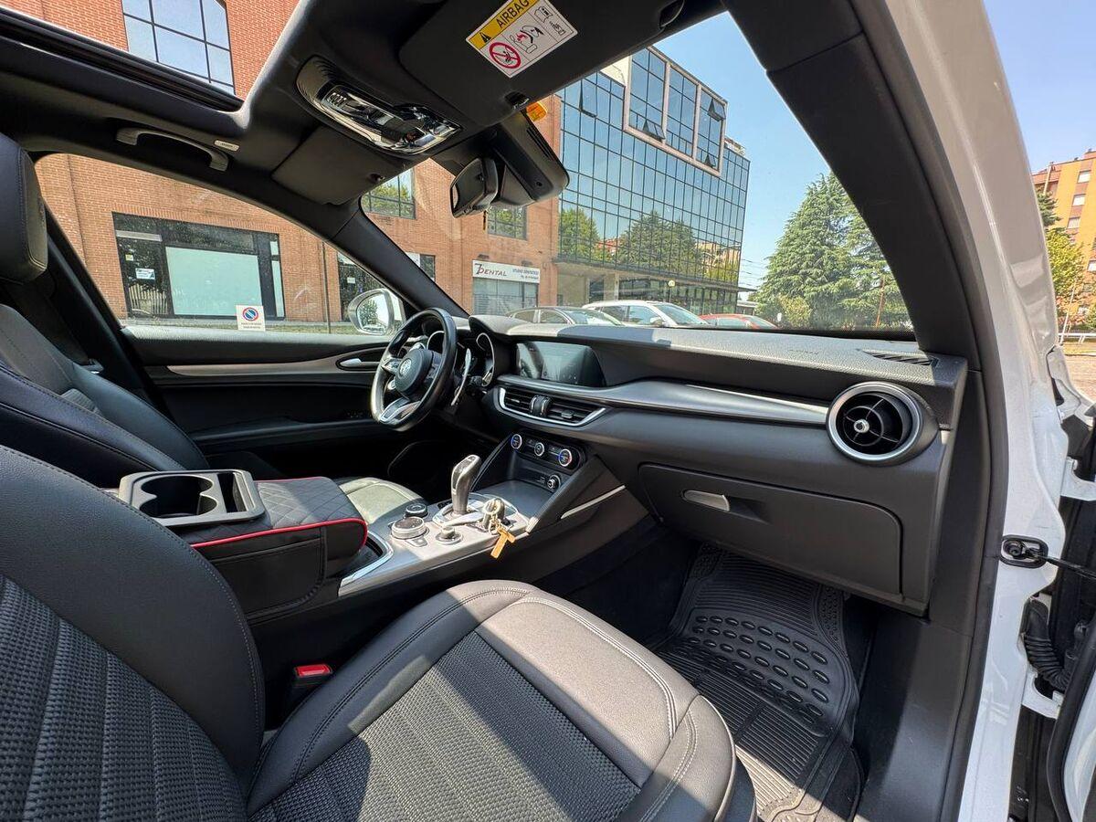 Alfa Romeo Stelvio 2.2 t Business rwd 160cv auto