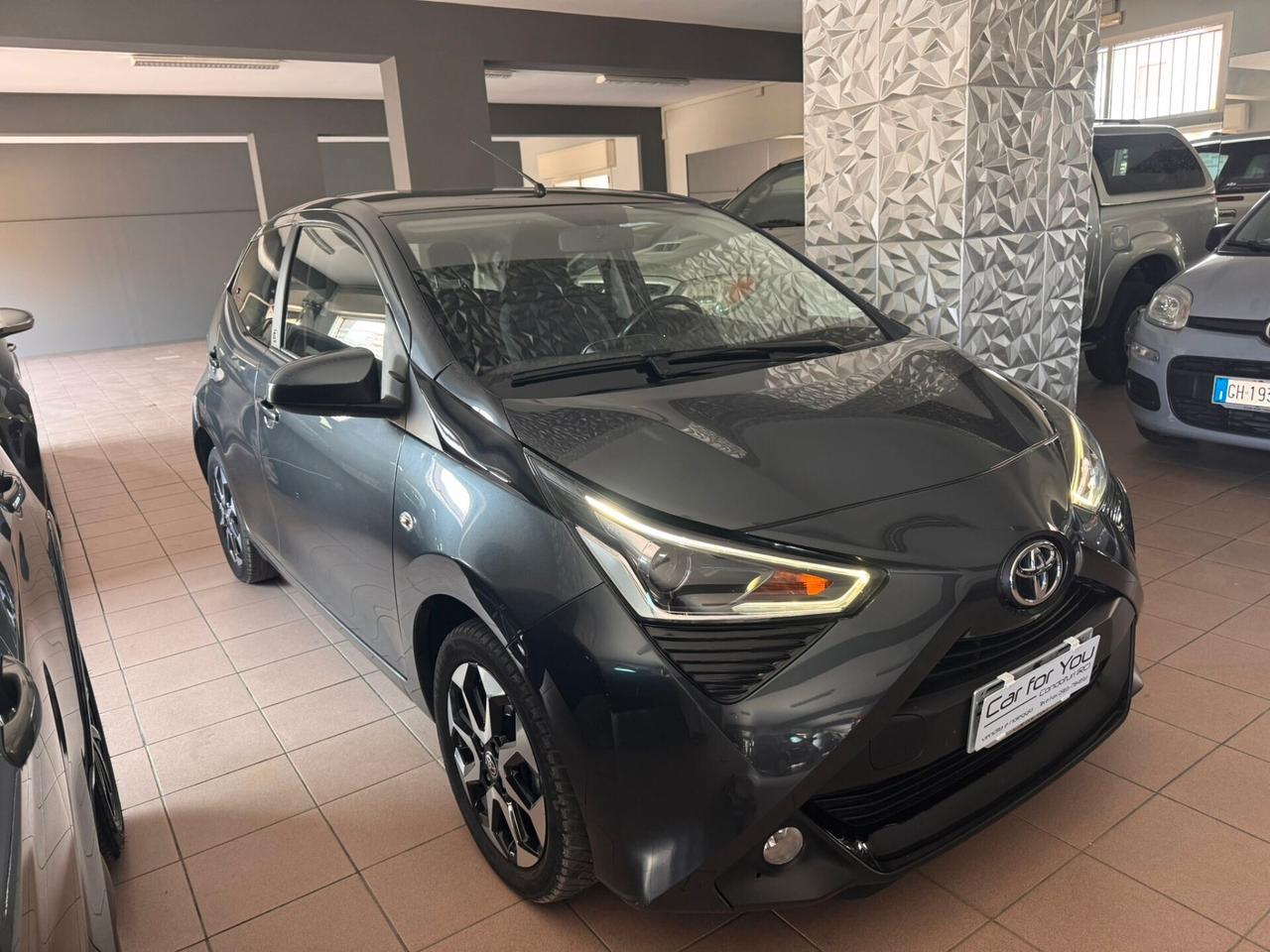 Toyota Aygo Connect 1.0 VVT-i 72 CV 5 porte x-fun