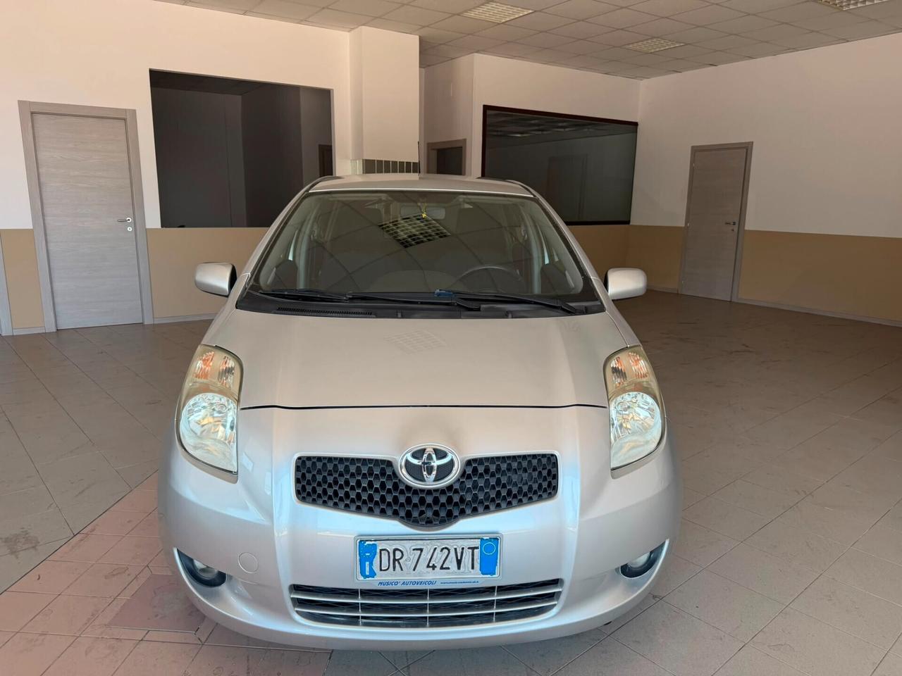 Toyota Yaris 1.4 D-4D 5 porte Sol
