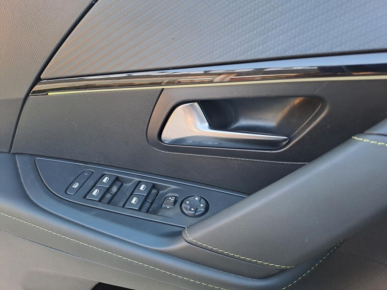 Peugeot 208 1.2 PureTech 100cv GT- 23848 km