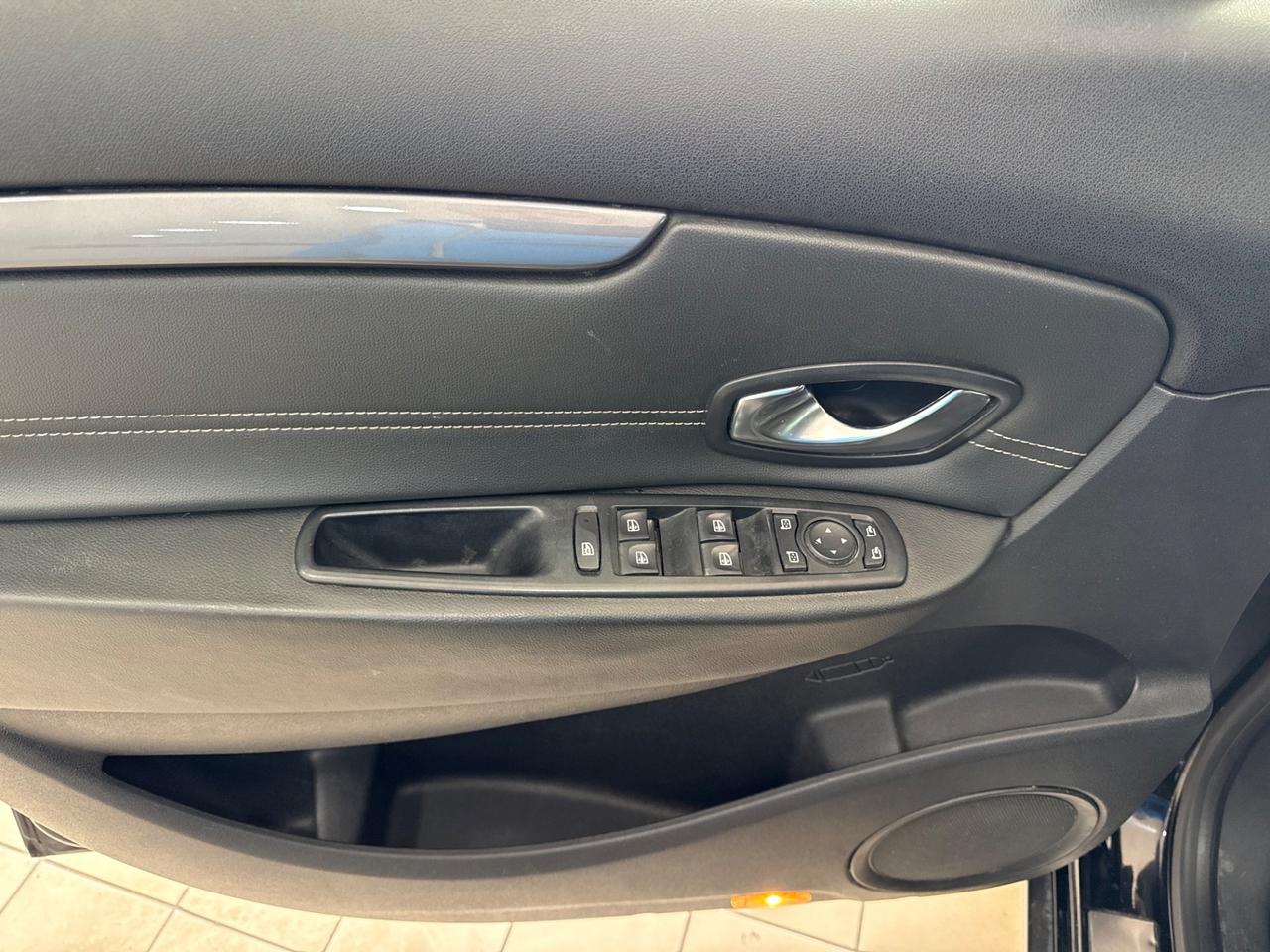 Renault Scenic xmod cross 1.5 dci