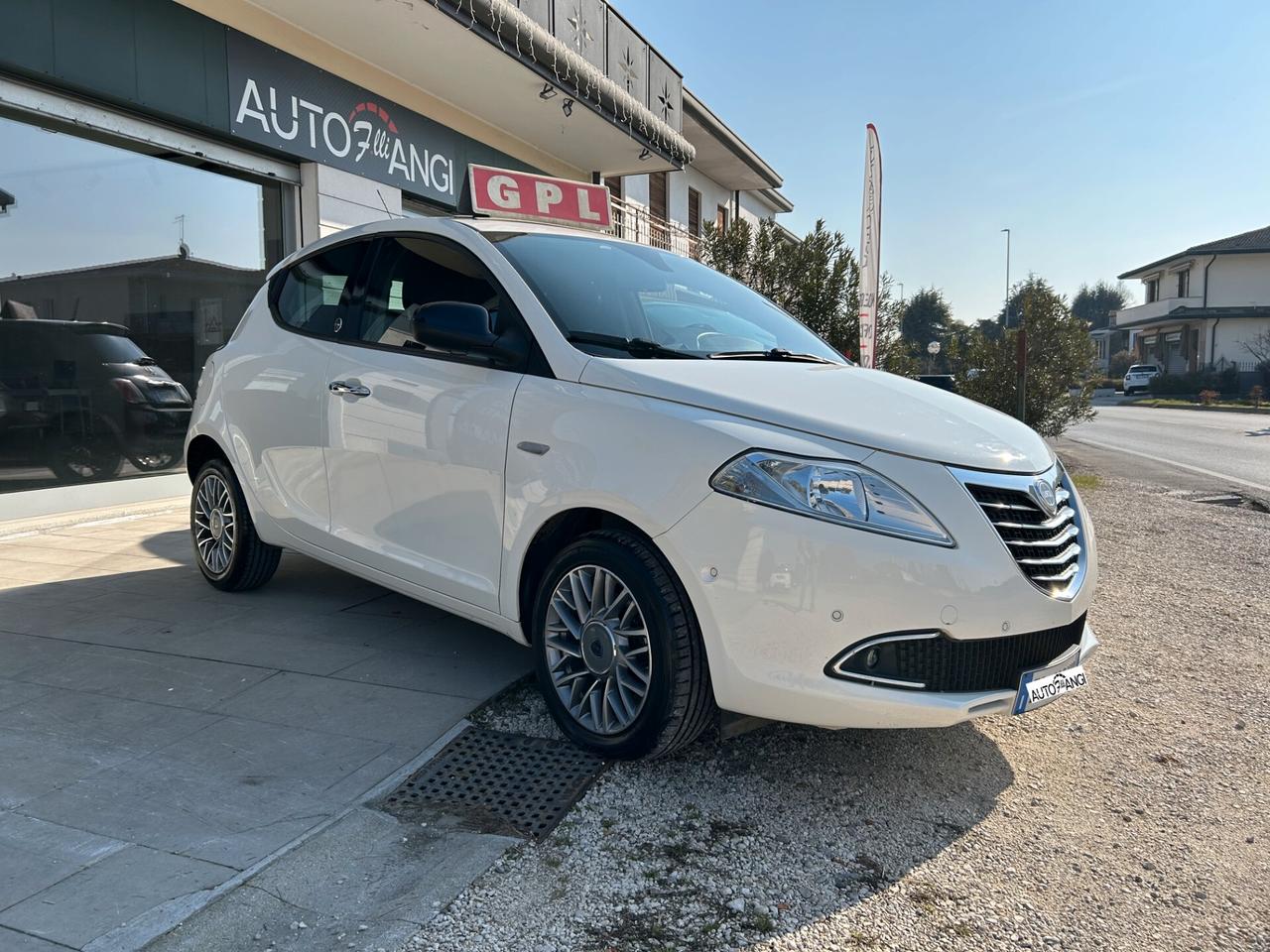 Lancia Ypsilon 1.2 69 CV 5 porte GPL REVISIONATO