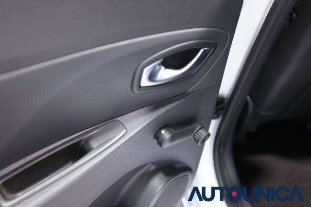 RENAULT Clio TCE 12V 75 CV 5 PORTE GENERATION NEOPATENTATI