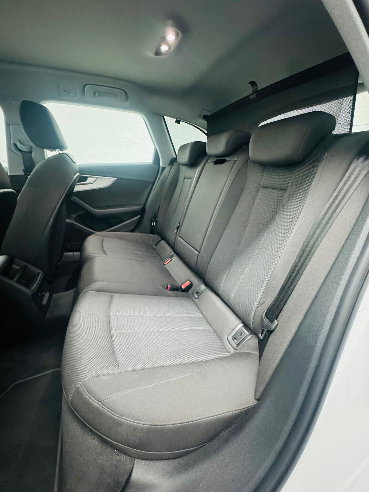 Audi A4 Avant 40 TDI S tronic line edition