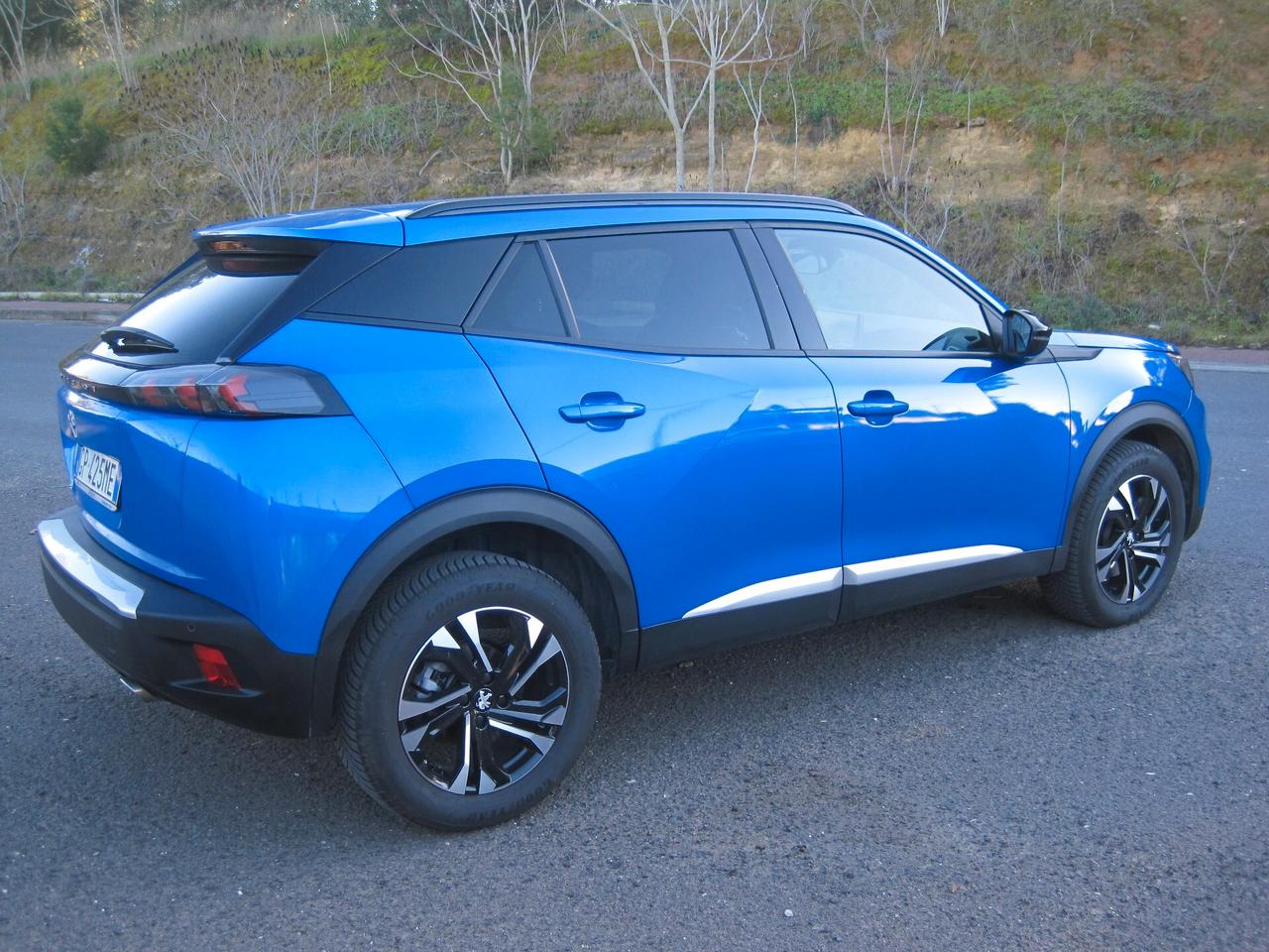 Peugeot 2008 BlueHDi 130 S&S EAT8 Allure