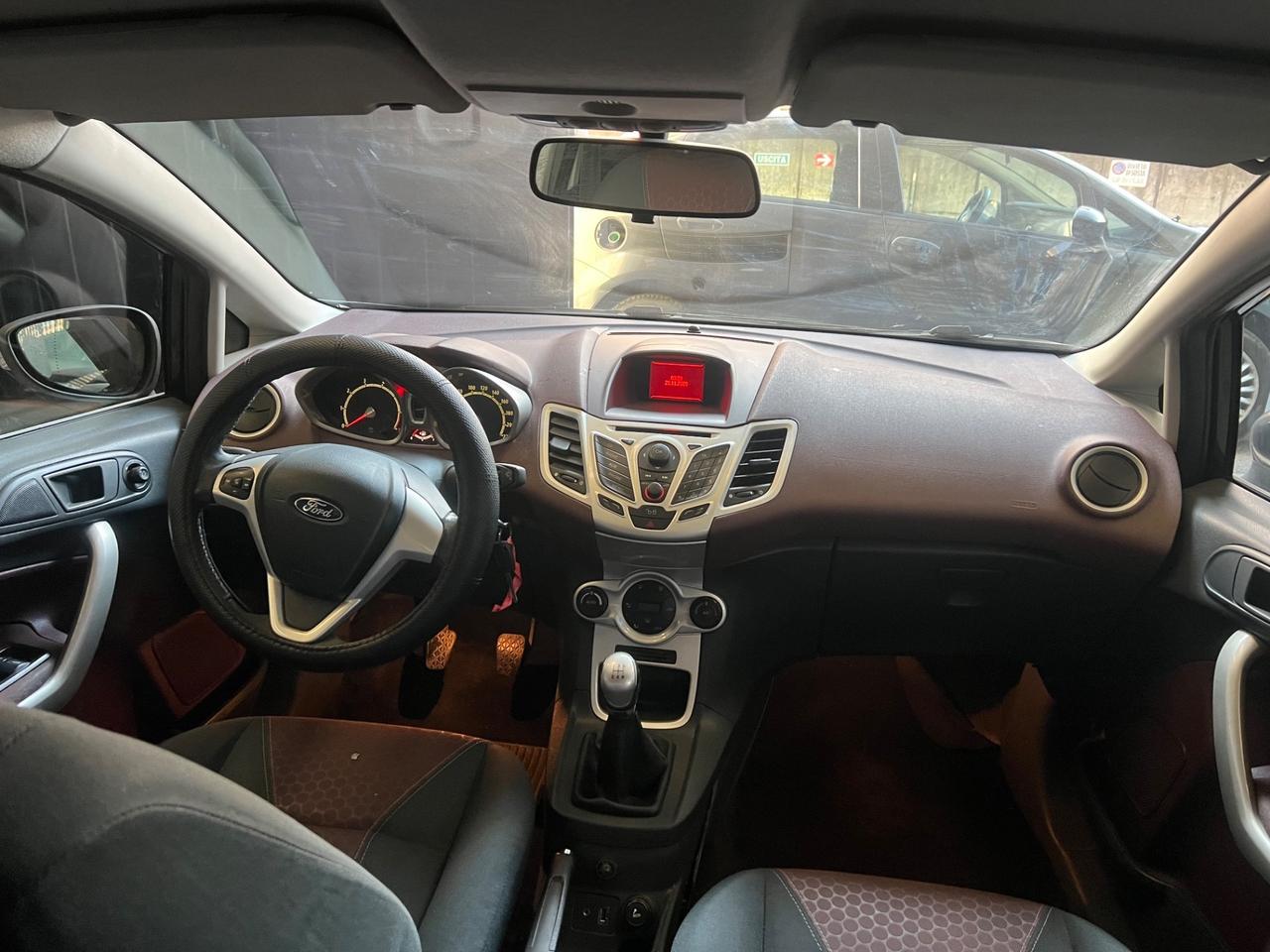 Ford Fiesta 1.4 5 porte Bz.- GPL Titanium