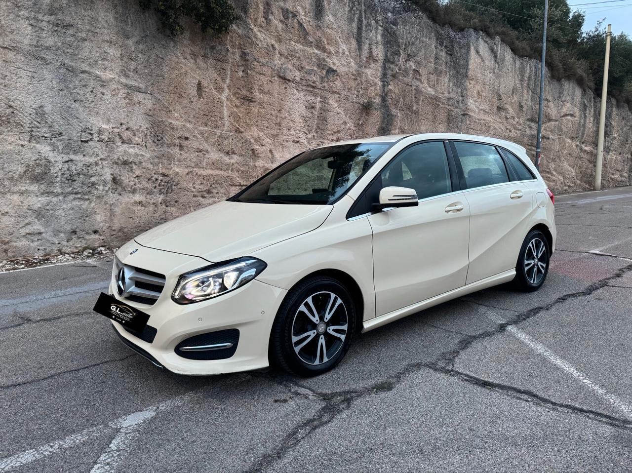 Mercedes B180 SPORT/1500 110CV/AUTOMATICA/FULL LED