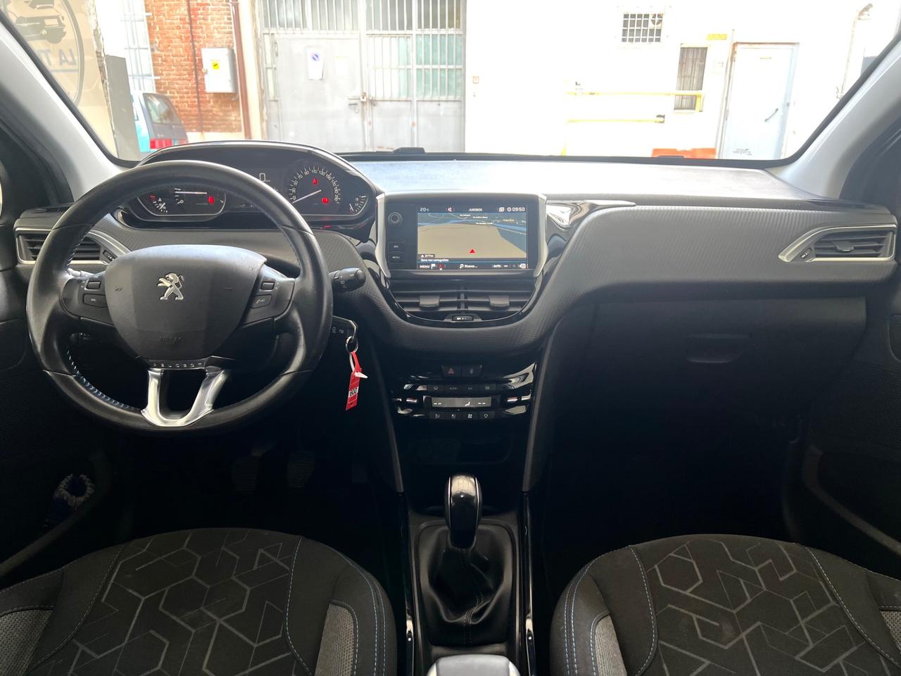 Peugeot 2008 PureTech 82 S&S Signature