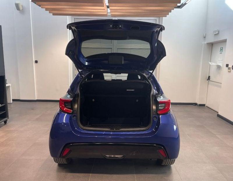 Toyota Yaris 1.5 Hybrid 5 porte Lounge Blue