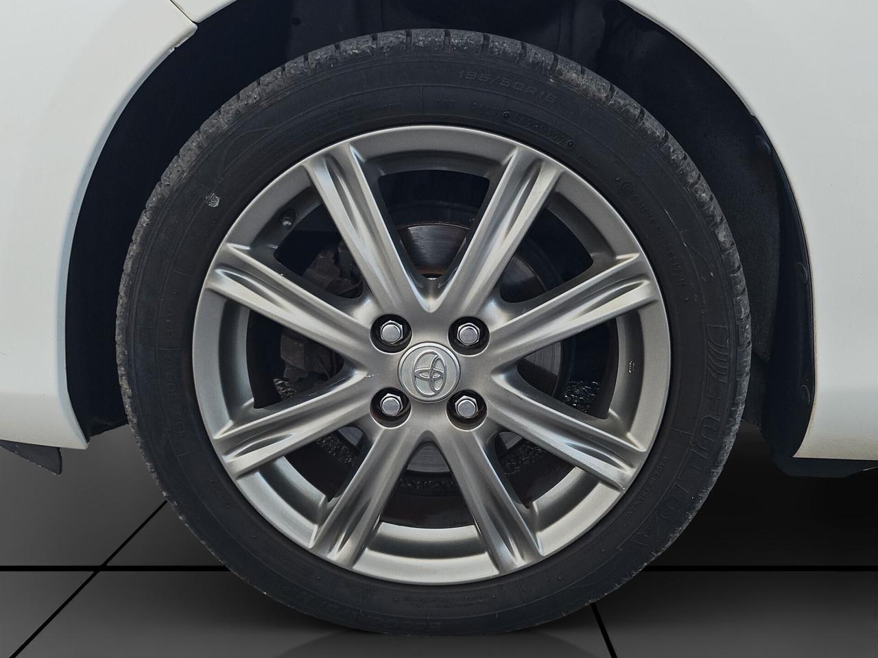 Toyota Yaris 1.4 D-4D 5 porte Trend SEDILI RISCALDABILI RETROCAMERA NAVI