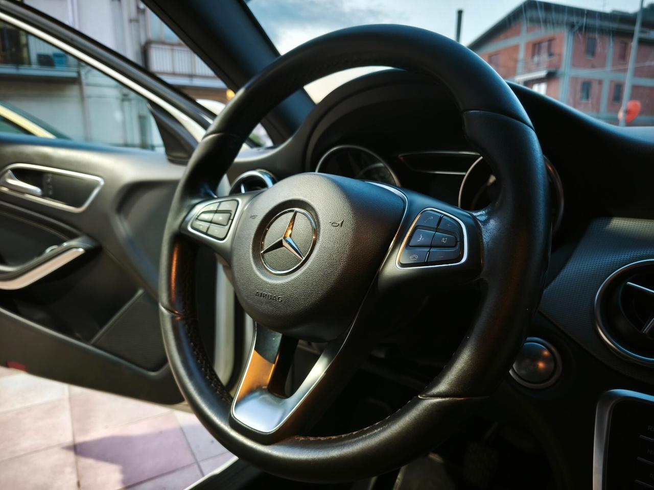 Mercedes GLA 200d Sport Petralia Villabate