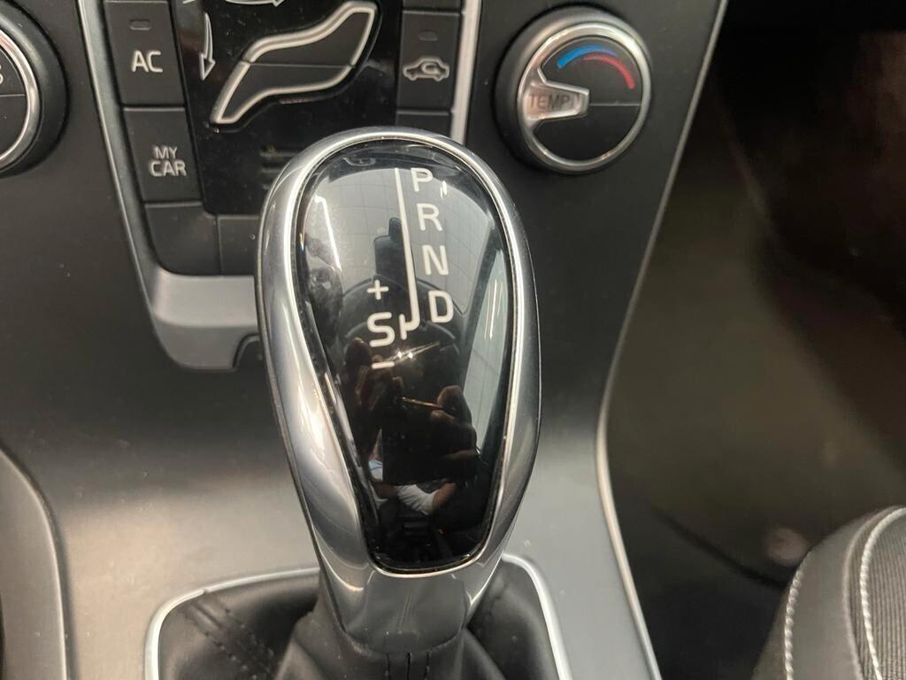 Volvo V40 BUSINESS PLUS D2 Geartronic