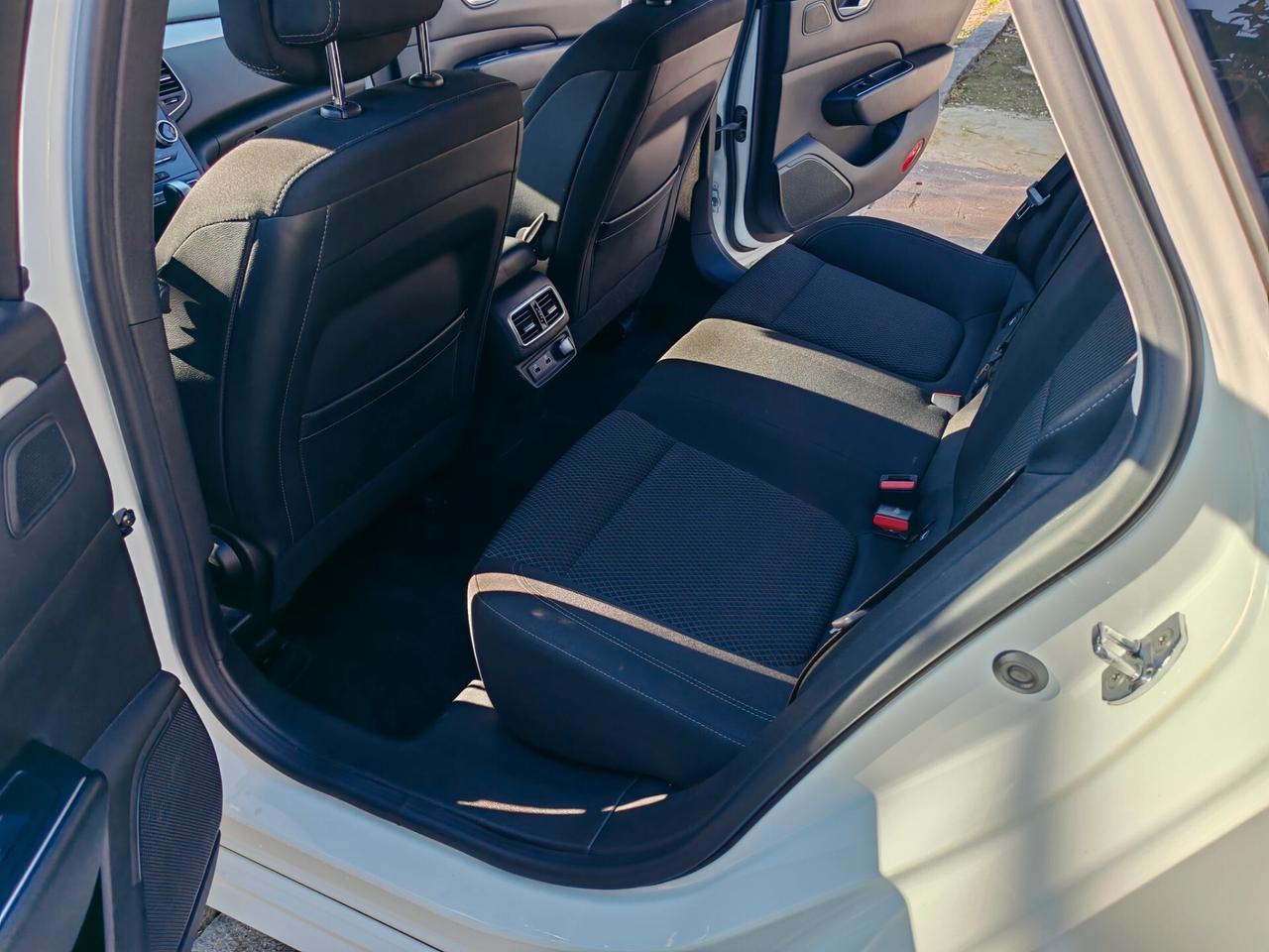 Renault Talisman Sporter Blue dCi 160 CV EDC Executive