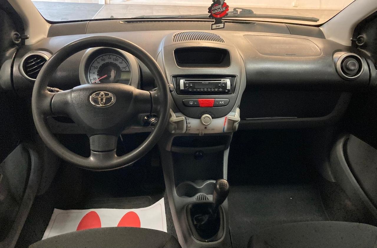 TOYOTA AYGO 1.0 - OK NEOPATENTATI - 118.000 KM ORIG