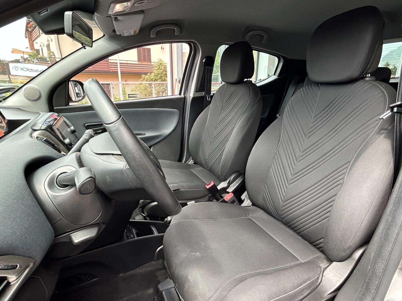 Lancia Ypsilon 1.0 FireFly 5 porte S&S Hybrid Gold