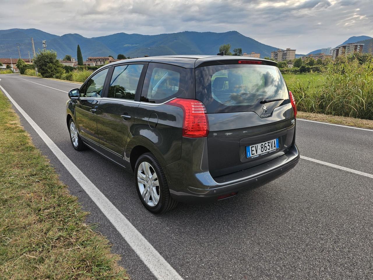 PEUGEOT 5008 1.6 hDi 7 POSTI "OK PER NEOPATENTATI"